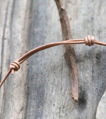 Lederband mit Schiebeknoten - Verschluss