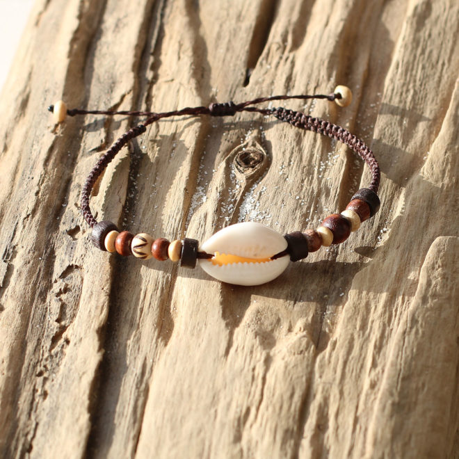 Muschel - Schmuck - Armband mit Kaurimuschel und Ethno-Perlen