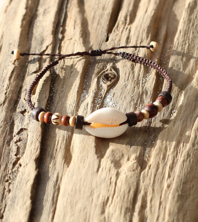 Muschel - Schmuck - Armband mit Kaurimuschel und Ethno-Perlen