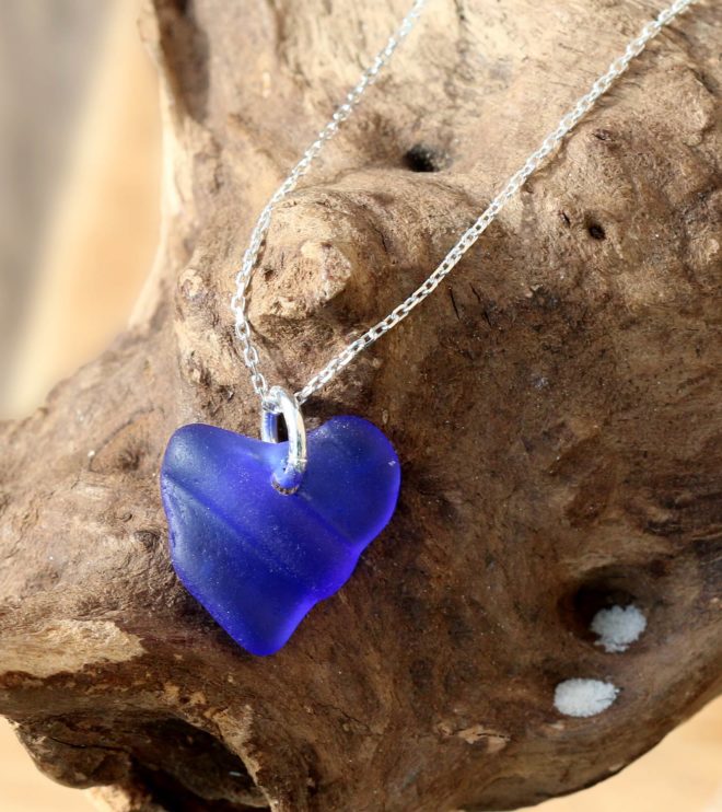Halskette mit Herz aus Seeglas / Meerglas in Blau, 925 Sterling Silber