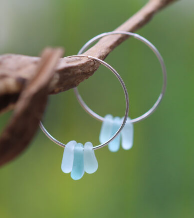 Creolen aus 925 Sterling Silber mit Seeglas / Meerglas, echt