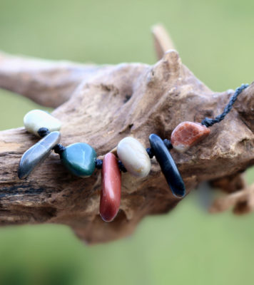 Halskette Kreta, Kieselsteine / Strandsteine, bunt