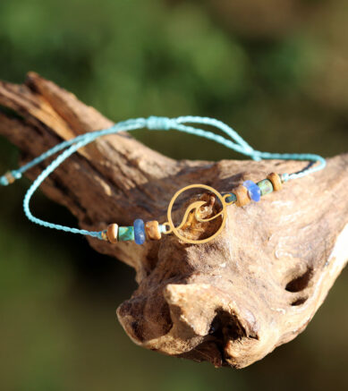 Fußbändchen mit Strandscherben / Seeglas und Welle aus Edelstahl, Gold