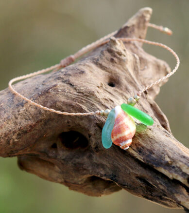 Irish Sea, zartes Fußbändchen mit Seeglas / Meerglas und Muschel