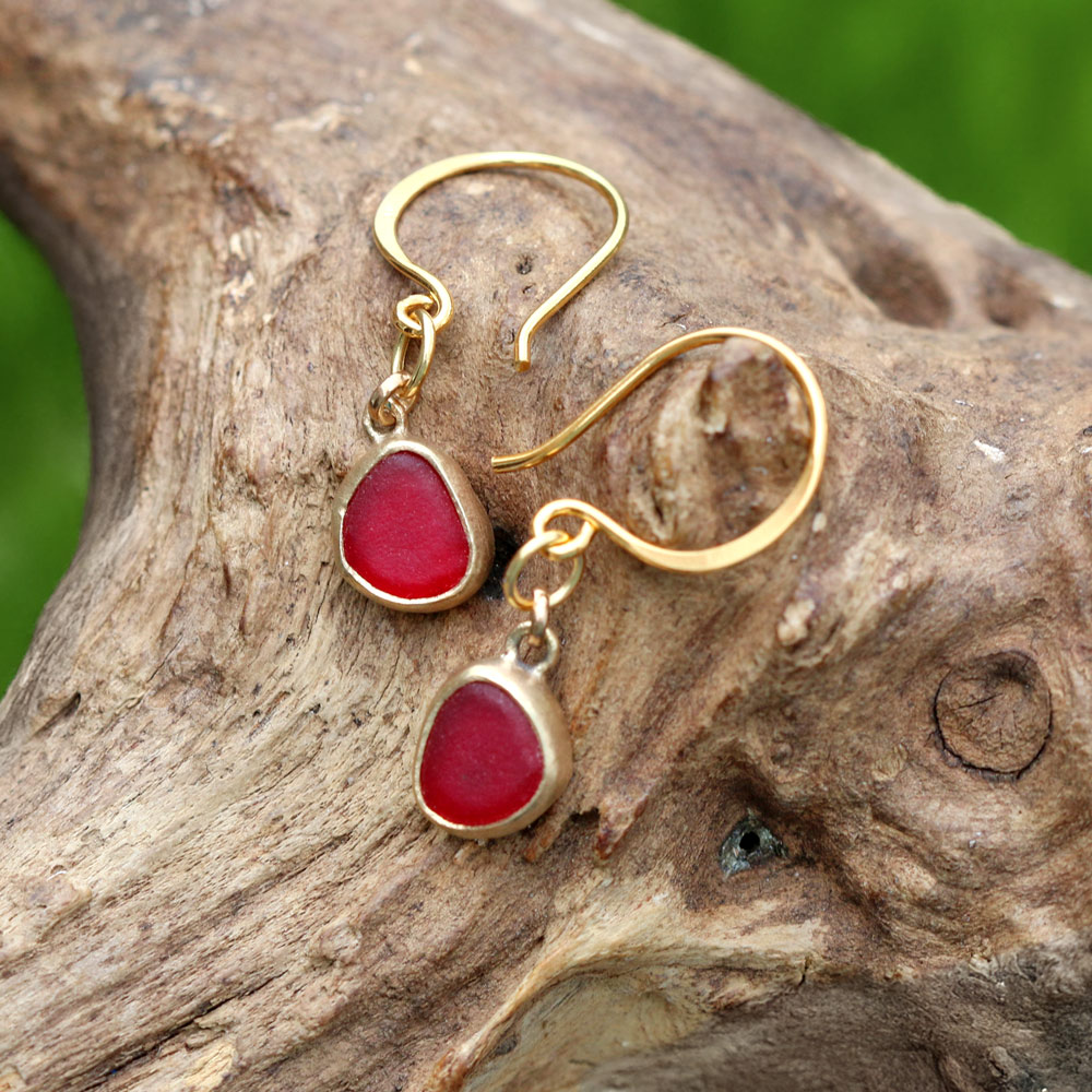 Ohrringe Rotes Meer, vergoldet mit Seeglas in Rot - Schmuck aus Seeglas