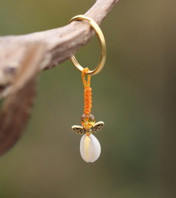 Schlüsselanhänger / Taschenanhänger Schutzengel mit Kauri Muschel