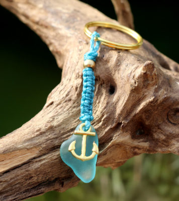 Schlüsselanhänger / Taschenanhänger mit Strandglas / Meerglas und Anker - Ankerplatz, türkis