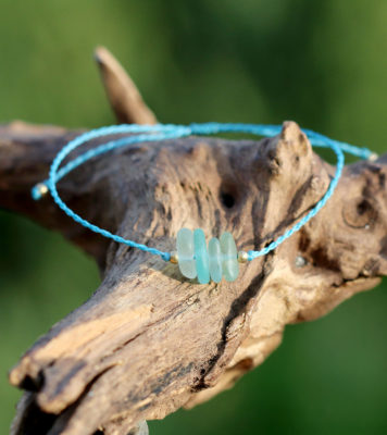 Zartes Armbändchen mit Strandglas / Strandscherben. Schmuck aus Strandgut.