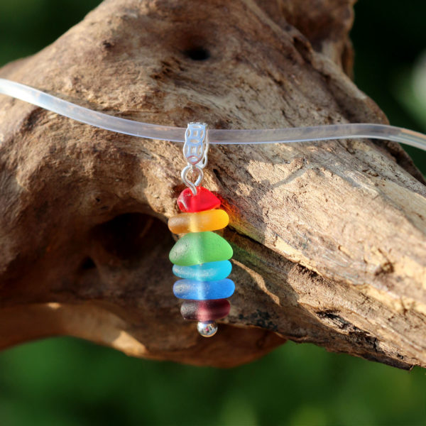 Schmuck aus Seeglas in den Farben des Regenbogens - Anhänger - Halskette