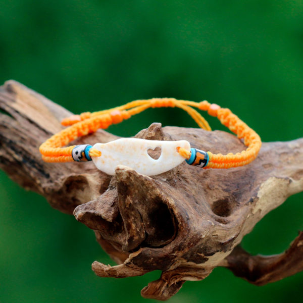 Makramee - Armband Herzmensch, Muschel mit Herz und Ethnoperlen, Schmuck aus Strandgut
