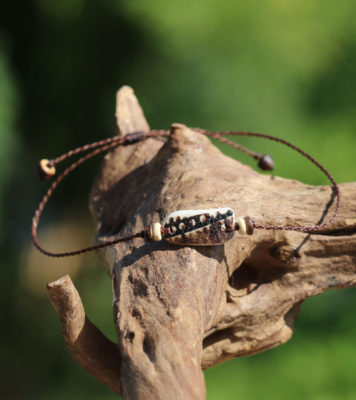 In der Größe einstellbares Fußbändchen mit echter Strandscherbe aus Keramik und Kokosnussperlen. Hippie - Schmuck