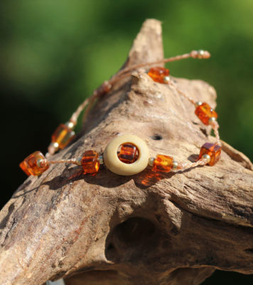 Wie Innen so Außen - Schmuck aus Kieselstein und Bernstein - Würfeln