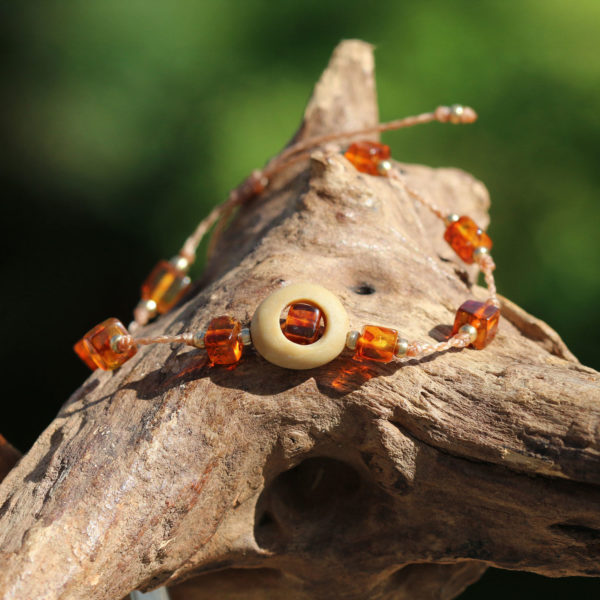 Wie Innen so Außen - Schmuck aus Kieselstein und Bernstein - Würfeln
