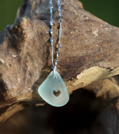 Halskette aus 925 Sterling Silber mit Seeglas / Meerglas, Herz, handgemacht, mint