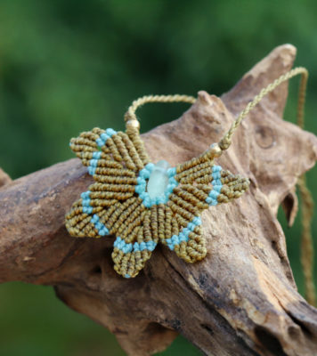 Makrameeschmuck mit Strandglas - buntes Blatt, Herbst