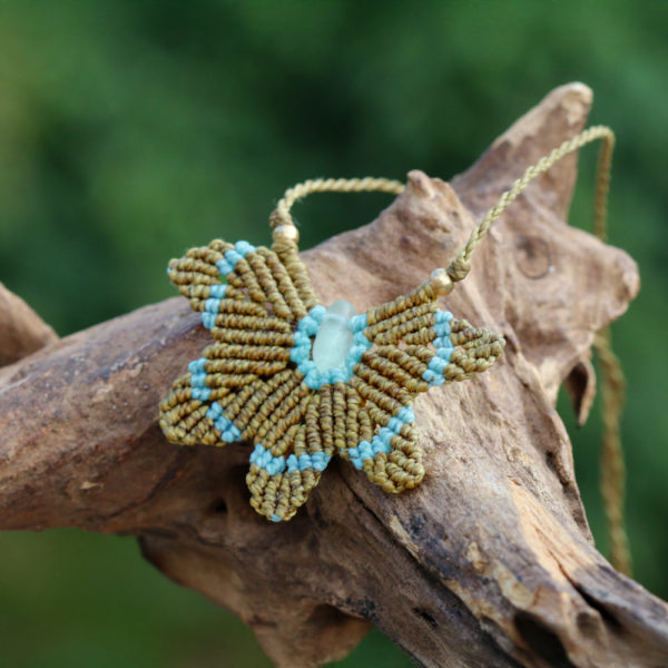 Makrameeschmuck mit Strandglas - buntes Blatt, Herbst