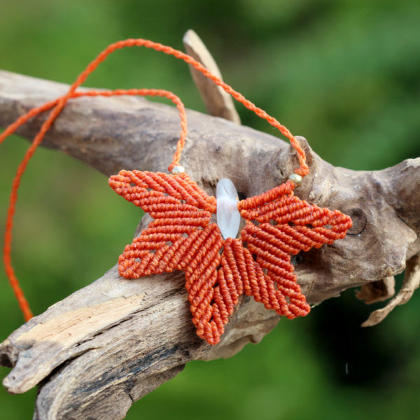 Makrameeschmuck mit Strandgut - buntes Blatt, Herbst, Orange