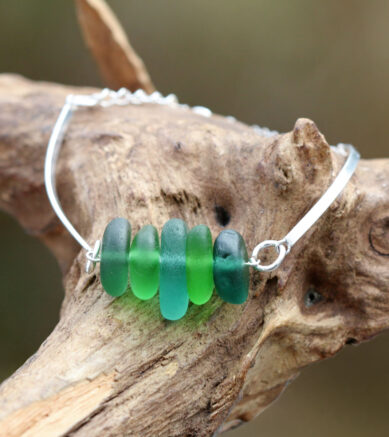 Armband aus 925 Sterling Silber mit Meerglas / Strandglas und Verlängerungskette.