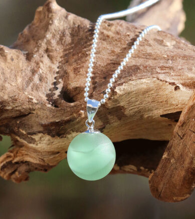 Halskette mit Murmel aus Seeglas und Kette aus 925 Sterling Silber