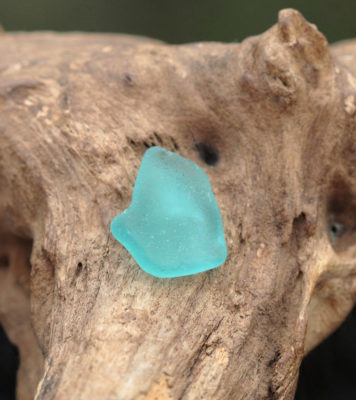 Strandscherbe / Seeglas in Türkis