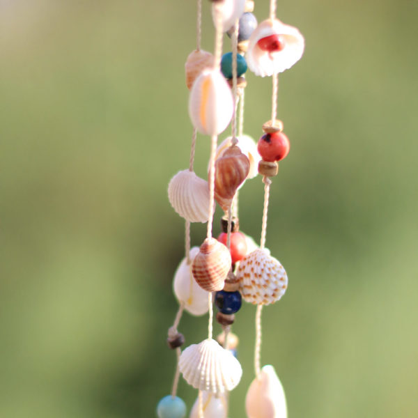 Kokosnuss - Windspiel mit Muscheln und Tagua - Nuss
