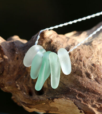 Kette Meeresbrandung, Singapur Twister aus 925 Sterling Silber mit Perlen aus echtem Meerglas / Seeglas / Strandglas