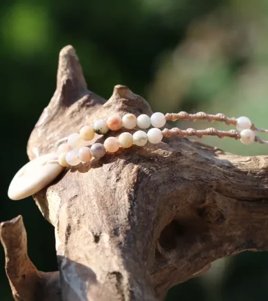 Schmuck aus Kieselsteinen / Strandsteinen - Halskette mit Amazonit und gebohrtem Herz