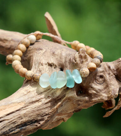 Armband mit Naturperlen - Achat mit Meerglas / Seeglas