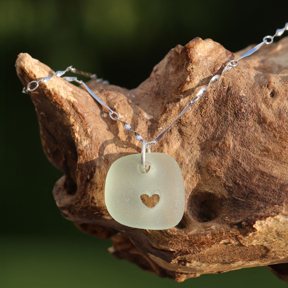 Bar - Halskette aus 925 Sterling Silber mit Strandscherbe / Seeglas mit Herz - Meer - Schmuck
