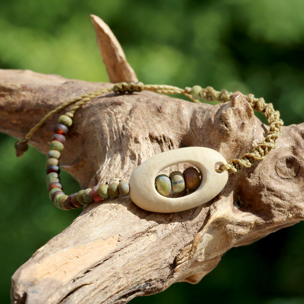 Wie innen so außen - Armband mit gefülltem Strandstein / Kieselstein und Aged Picasso Perlen