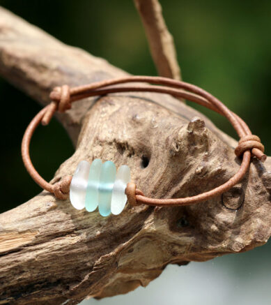 Armband - Lederband mit Seeglas, Meerglas, Strandglas